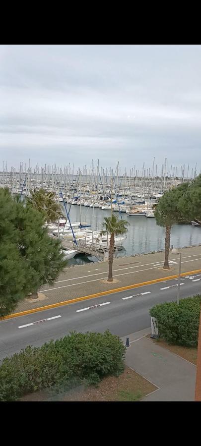 Апартаменты Le Clin D'Oeil Sur Le Port. Груиссан Экстерьер фото